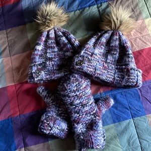 Lululemon Sherpa lined toque and mits one size